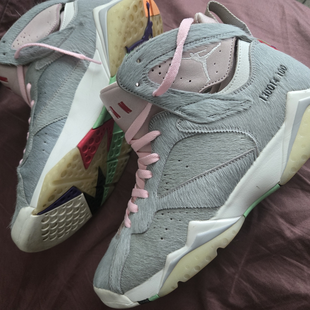 Air Jordan Retro 7 Sneakers in Gray and Pink Hares
